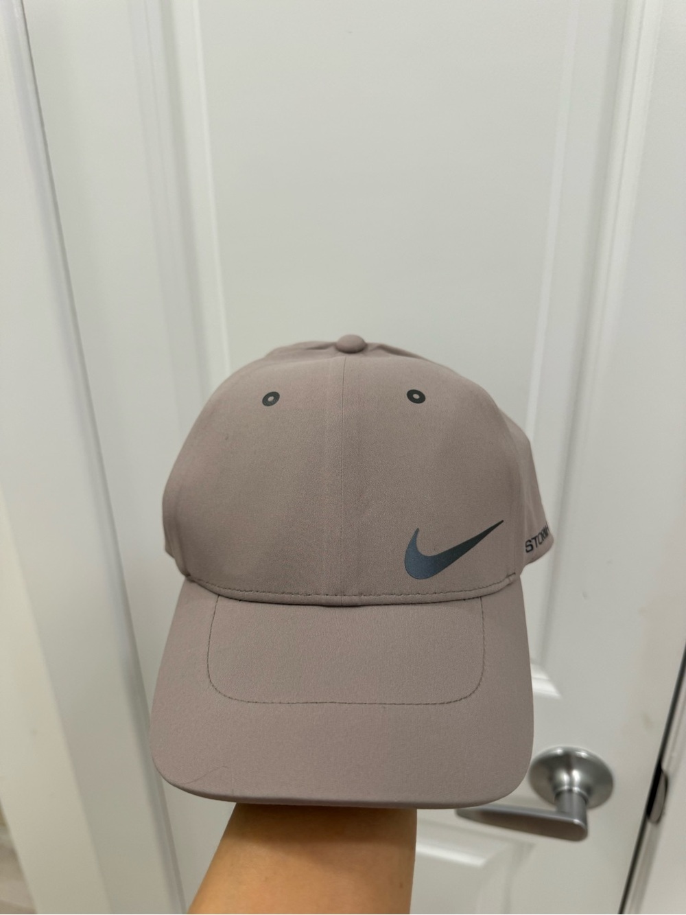 Nike hat - Picture 2 of 4